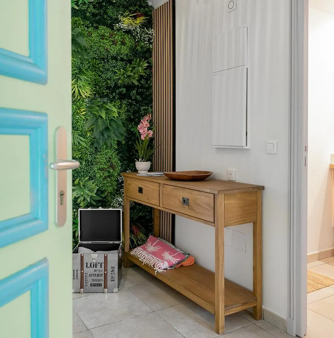 Sandy Beach Apartment, 2 Bdr Right On The Beach! Ориент-Бэй Сен-Мартен/Синт-Мартен