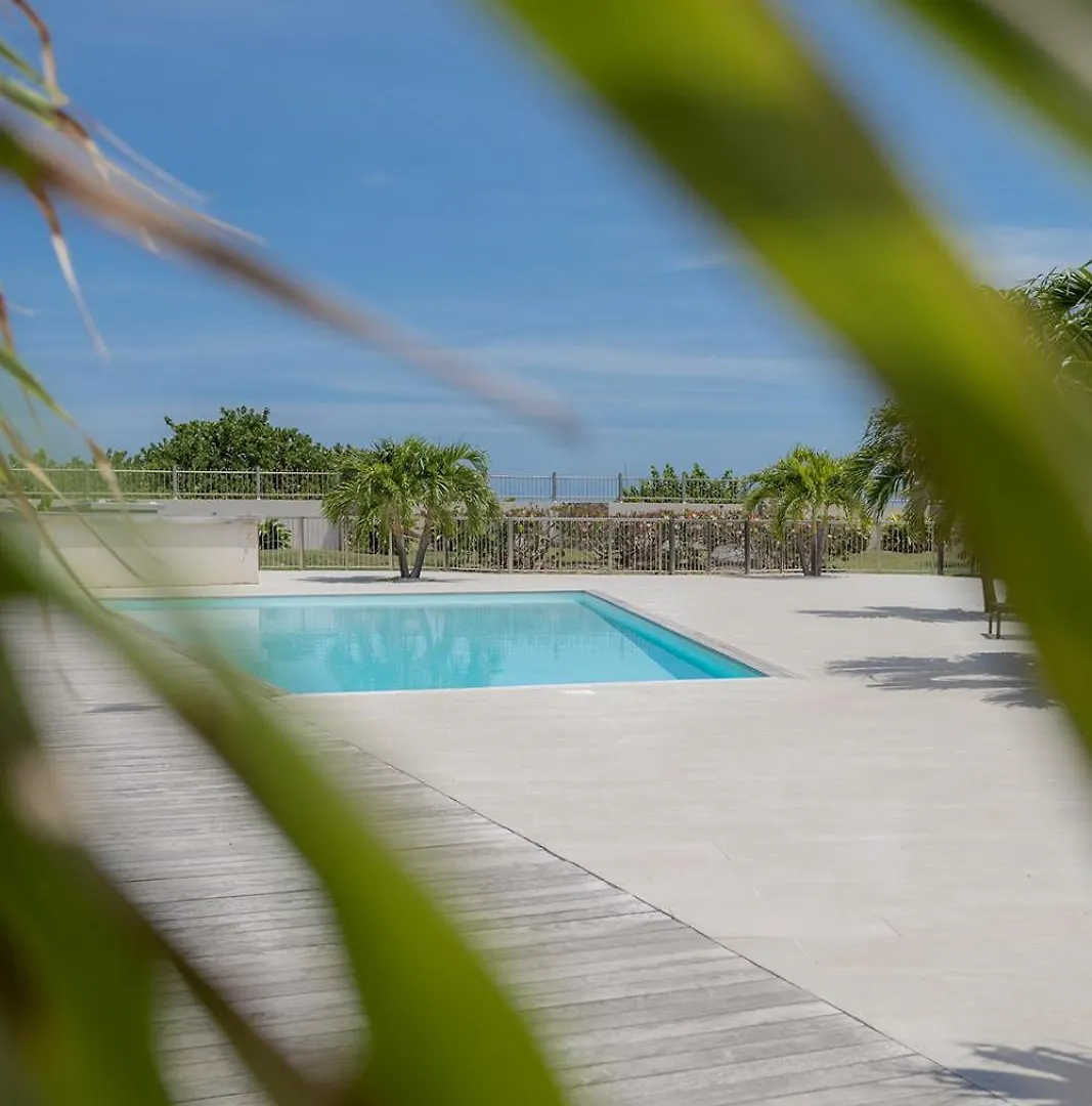 Sandy Beach Apartment, 2 Bdr Right On The Beach! Orient Bay