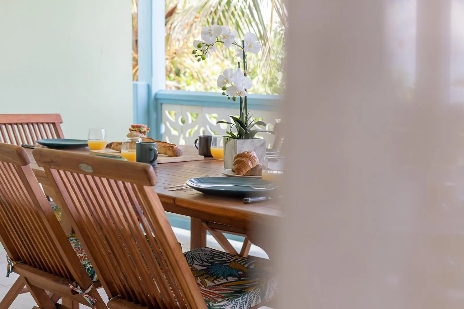 Sandy Beach Apartment, 2 Bdr Right On The Beach! Orient Bay Sint Maarten/Saint Martin