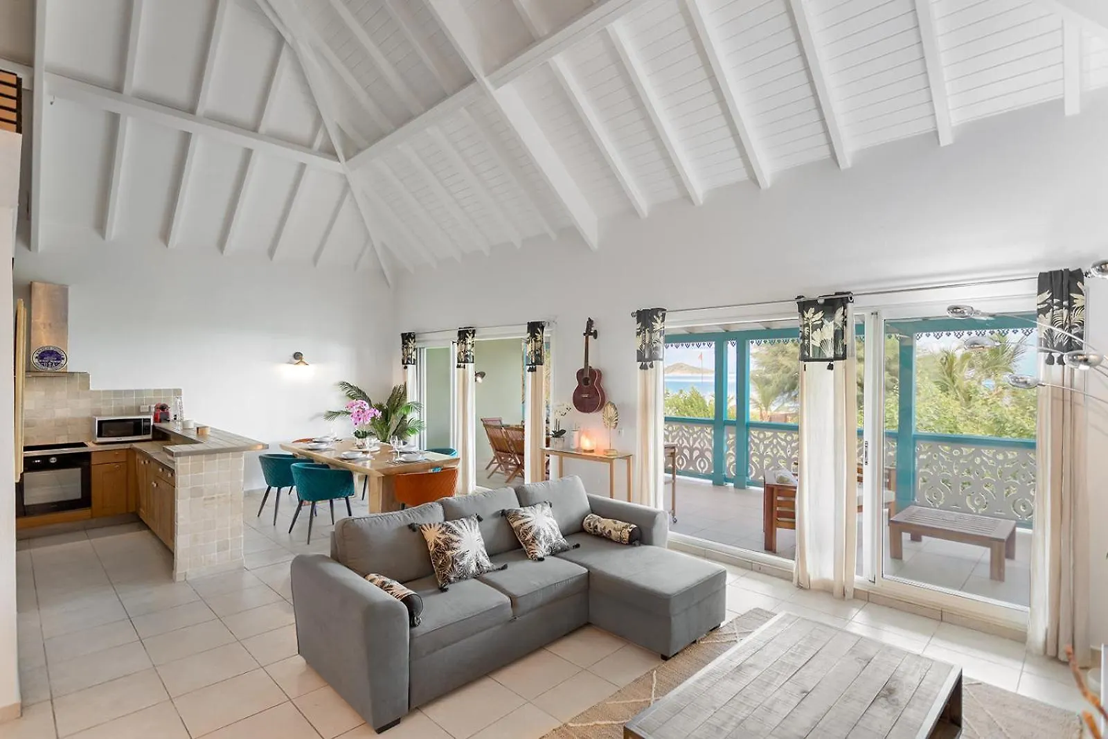 Apartment Sandy Beach Apartment, 2 Bdr Right On The Beach! Orient Bay