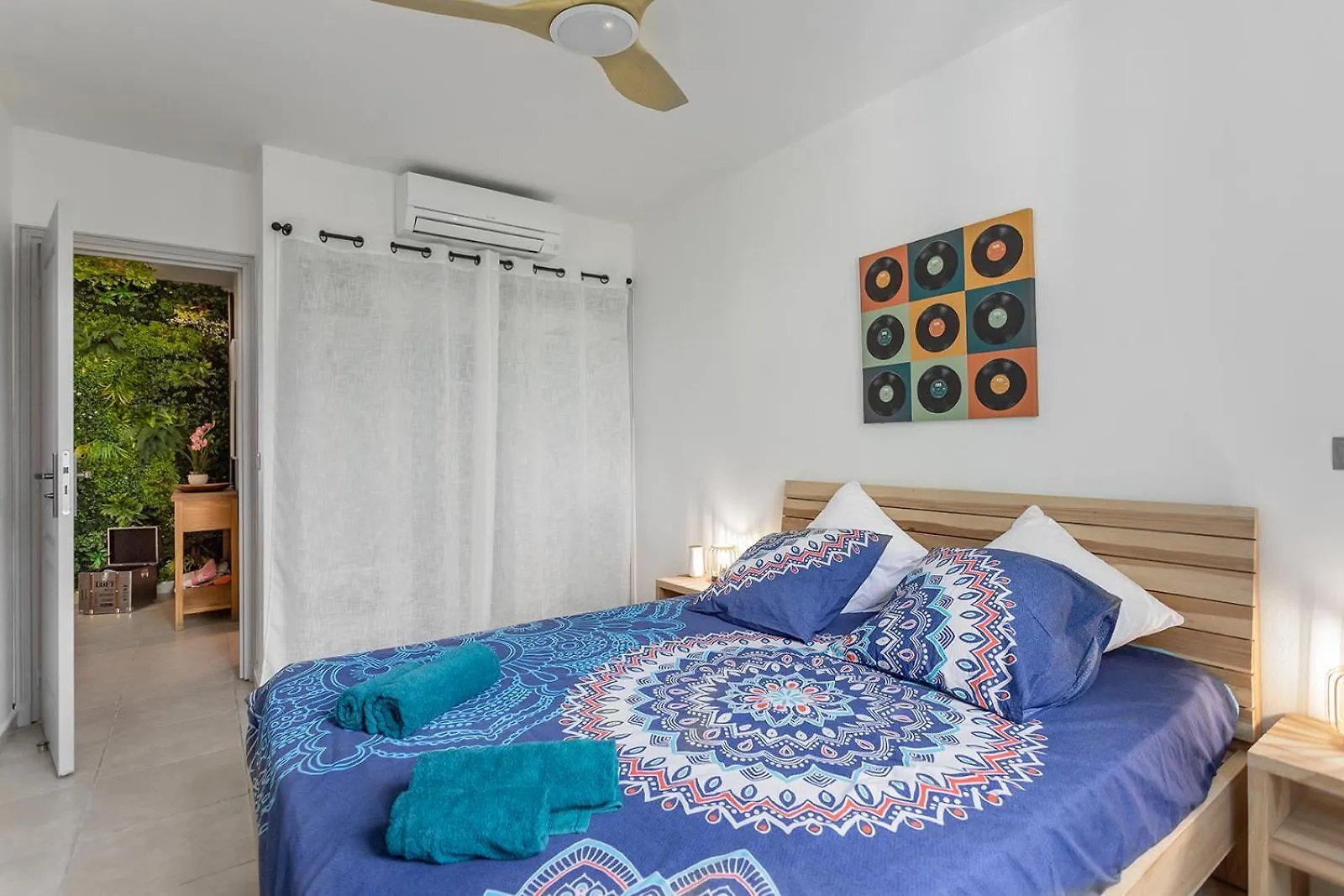 Apartment Sandy Beach Apartment, 2 Bdr Right On The Beach! Orient Bay