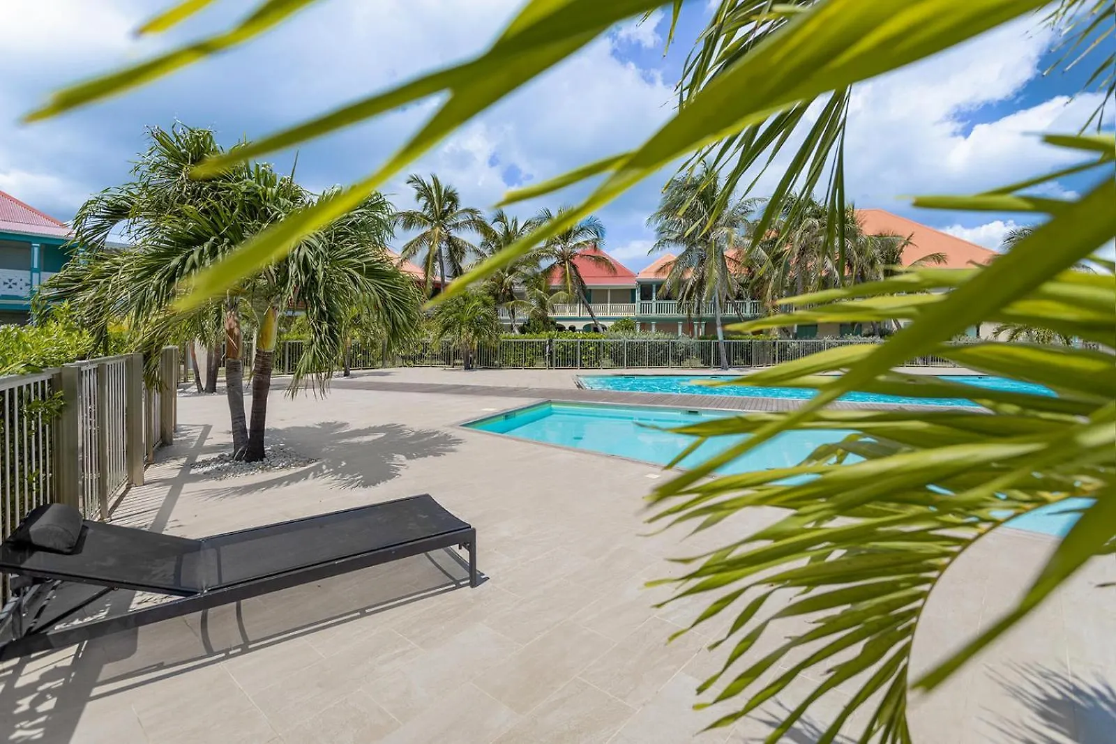 Sandy Beach Apartment, 2 Bdr Right On The Beach! Orient Bay